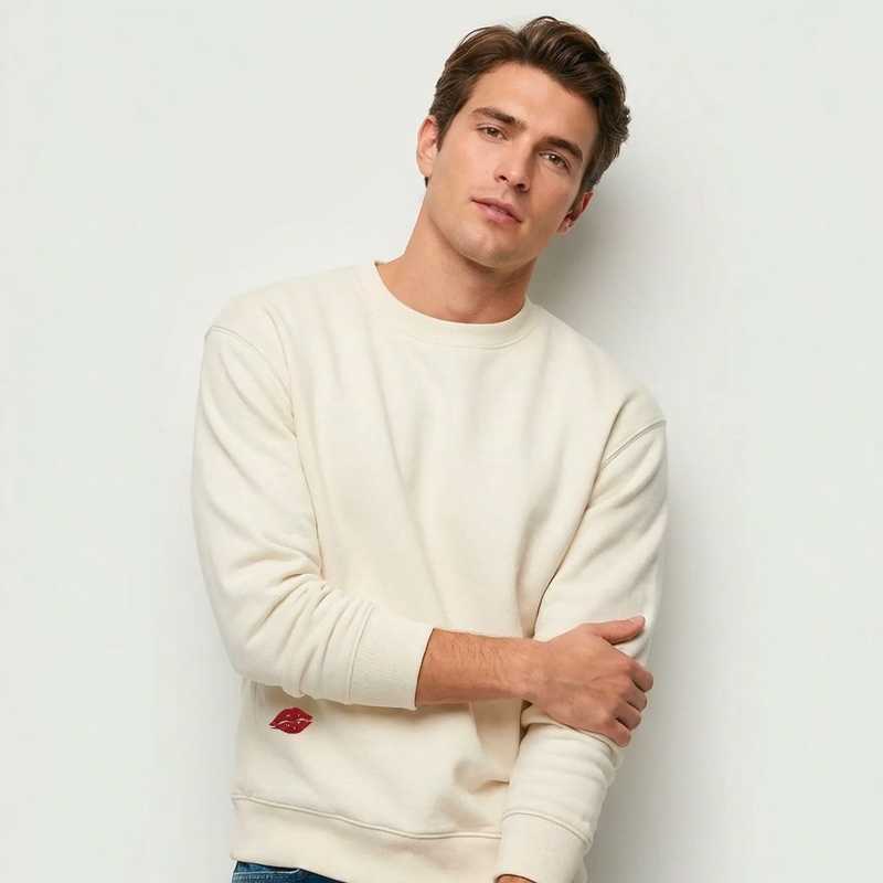 Individuell besticktes Kuss Sweatshirt 💋 Product Image 2