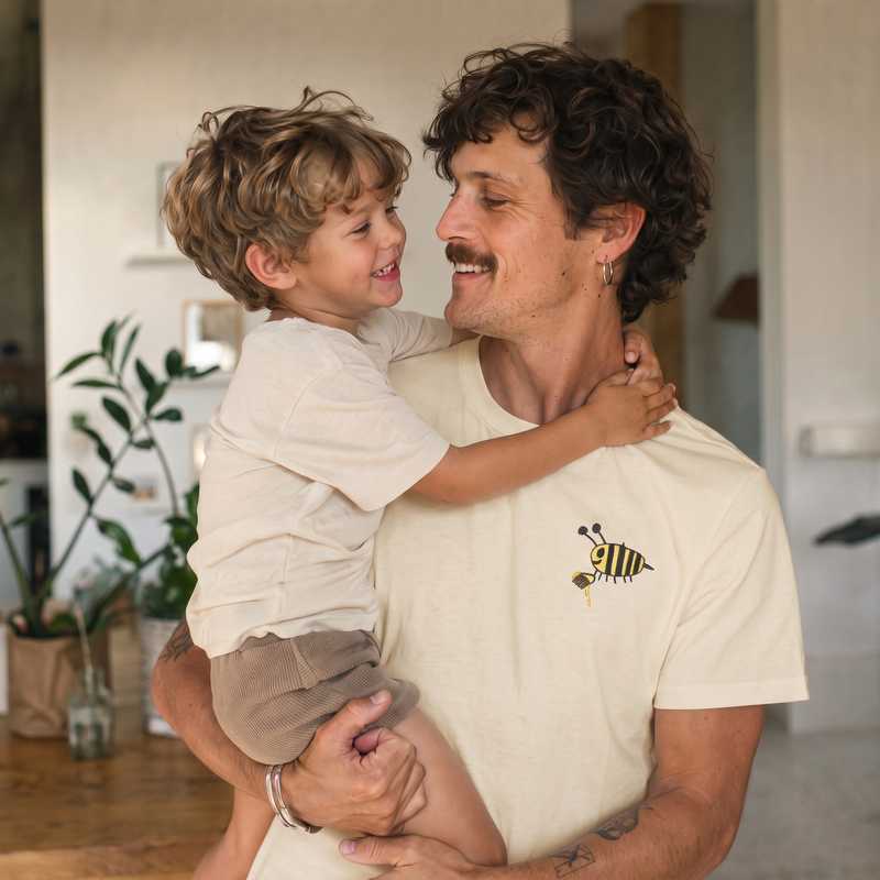 T-Shirt mit Kinderzeichnung Product Image 1