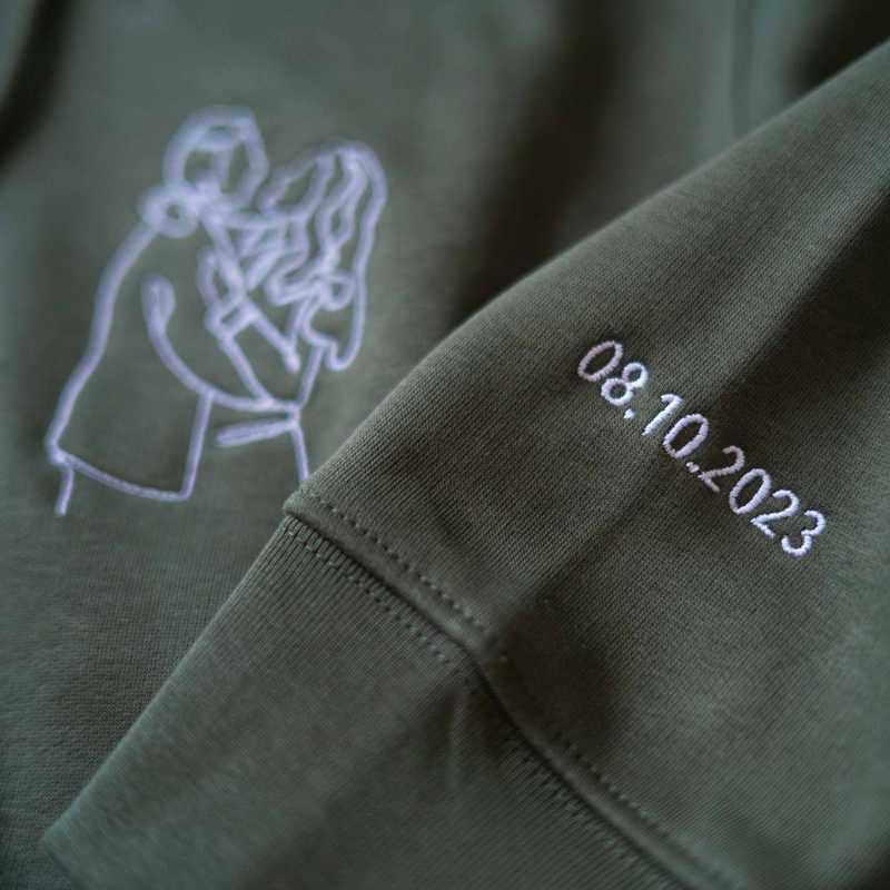 Hoodie med håndtegnet broderi Product Image 7